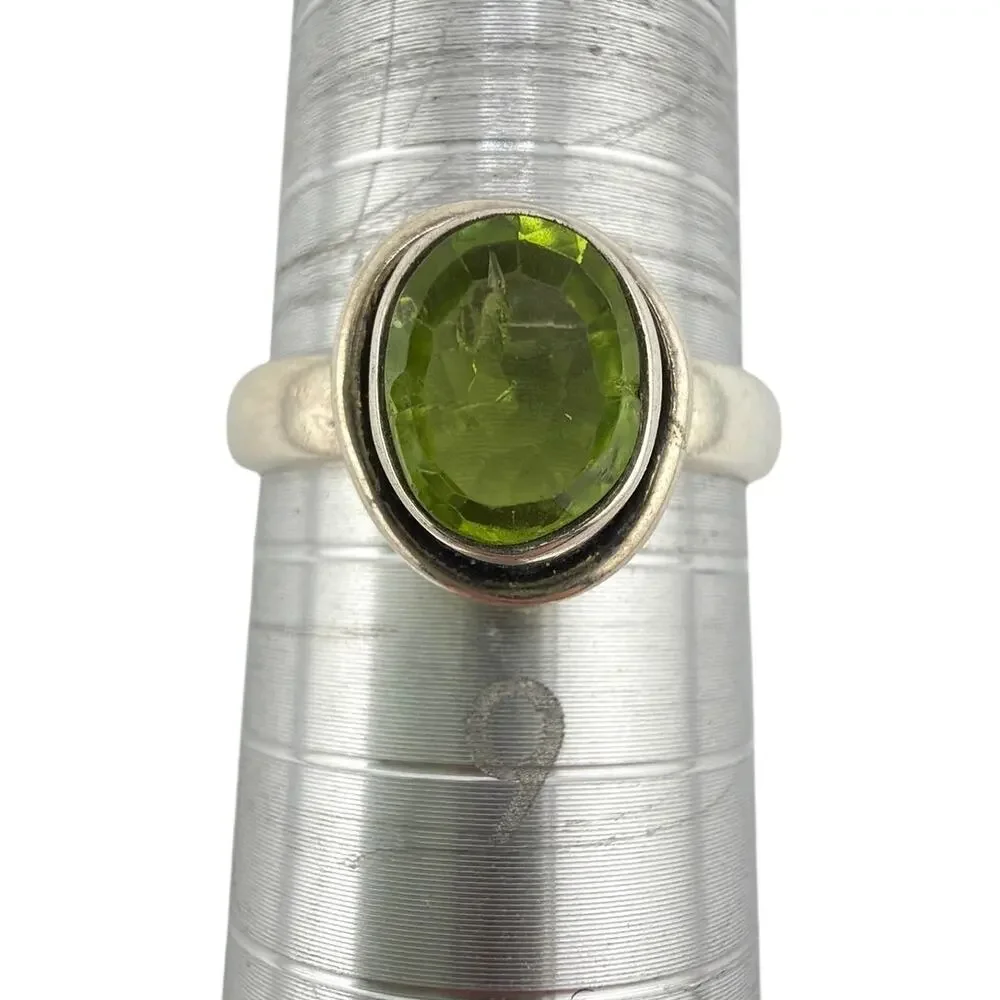 Sterling Silver Faceted Oval Peridot Bezel Set Ring Size 8